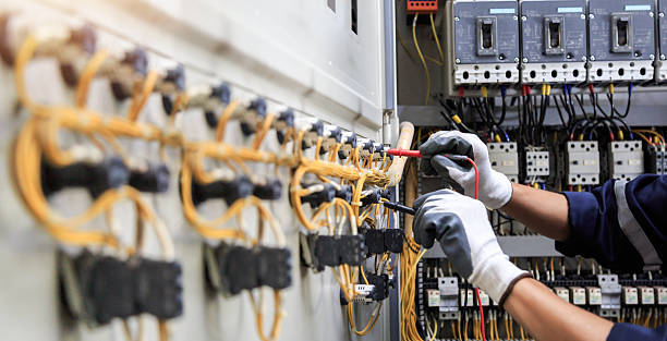 Professional Electrician technician working in Chesapeake Ranch Estates, MD